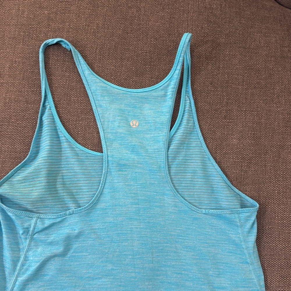 Lululemon Razorback Tank - Picture 4 of 4